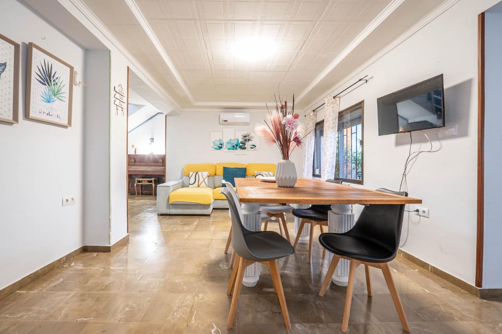 4 sypialnia Dom blizniak na sprzedaż w Huetor Vega z basenem - 315 000 € (Ref: 9663885)