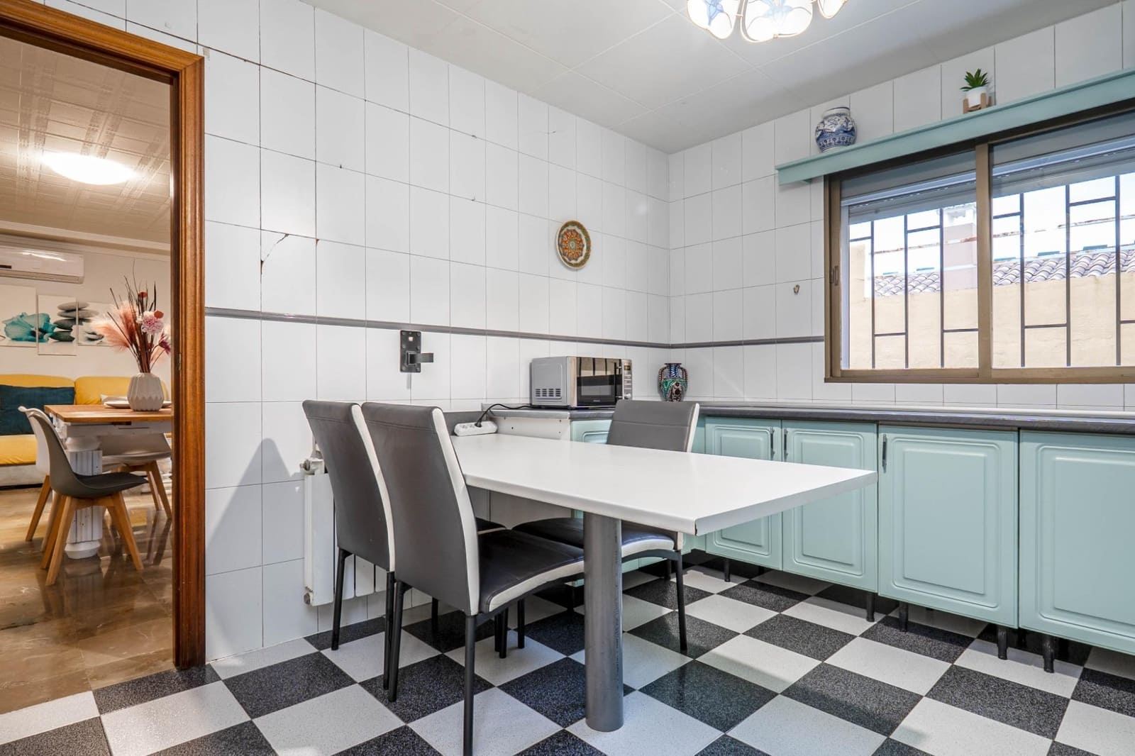 4 sypialnia Dom blizniak na sprzedaż w Huetor Vega z basenem - 315 000 € (Ref: 9663885)