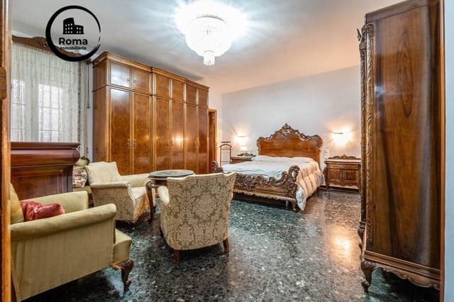 4 quarto Apartamento para venda em Centro - Sagrario, Granada cidade com garagem - 410 000 € (Ref: 9666702)