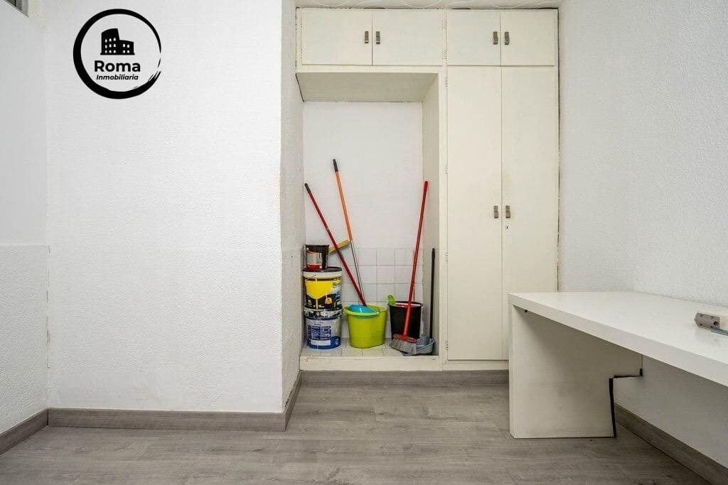 Commerciale in vendita in Granada citta - 235.000 € (Rif: 9666703)