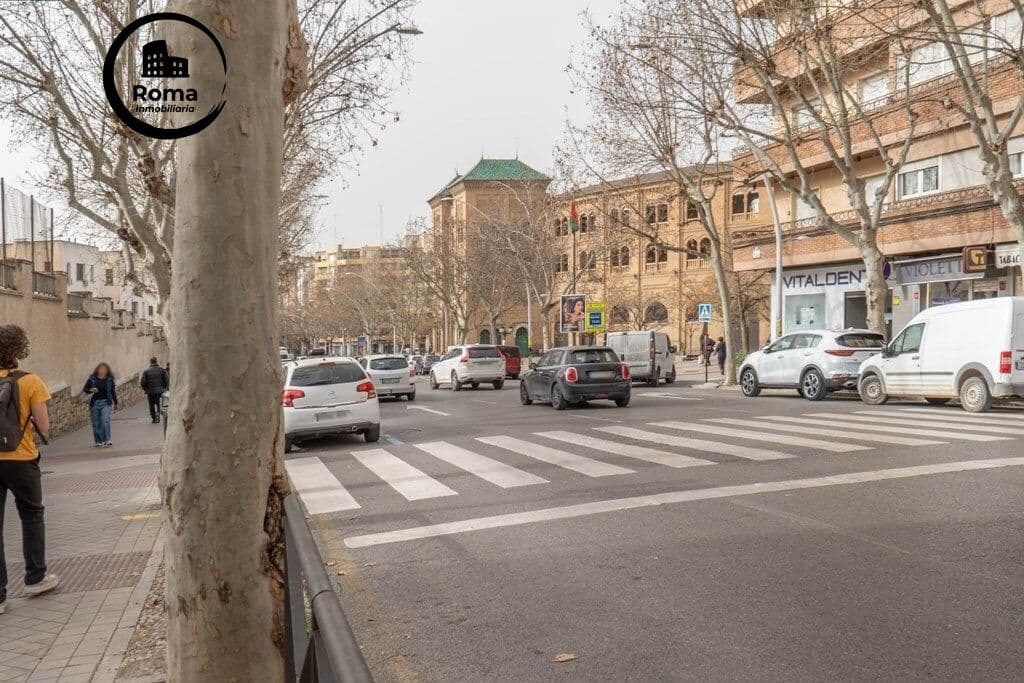 Commerciale in vendita in Granada citta - 235.000 € (Rif: 9666703)