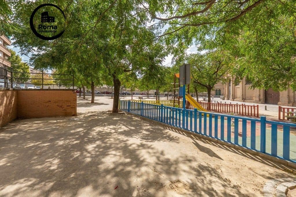 Commerciale in vendita in Granada citta - 235.000 € (Rif: 9666703)