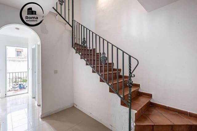 Adosado de 4 habitaciones en La Zubia en venta con garaje - 220.000 € (Ref: 9666707)