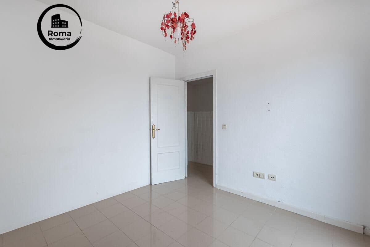 4 slaapkamer Rijtjeshuis te koop in La Zubia met garage - € 220.000 (Ref: 9666708)