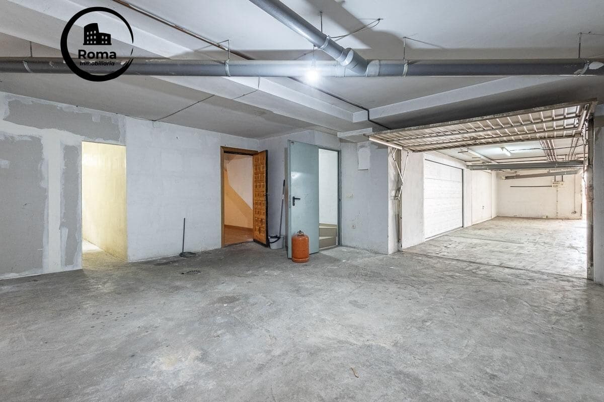 4 slaapkamer Rijtjeshuis te koop in La Zubia met garage - € 220.000 (Ref: 9666708)