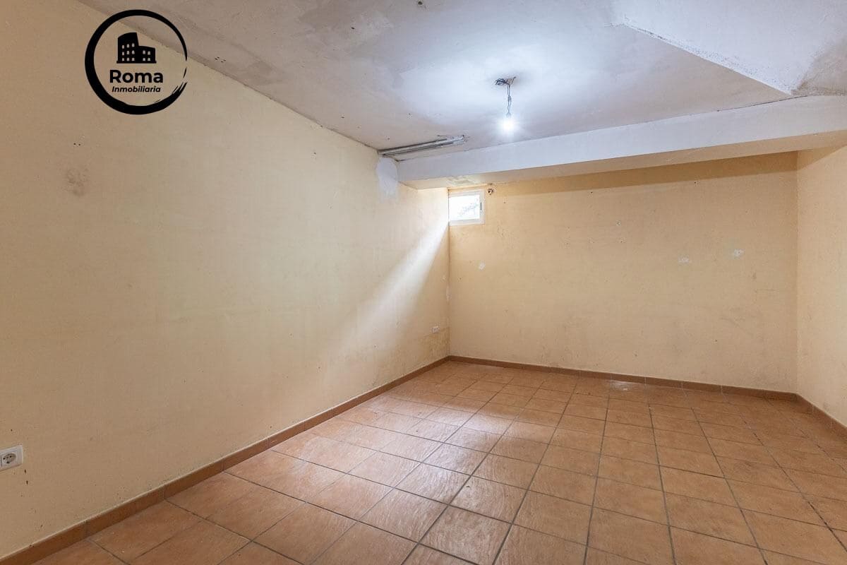 4 slaapkamer Rijtjeshuis te koop in La Zubia met garage - € 220.000 (Ref: 9666711)