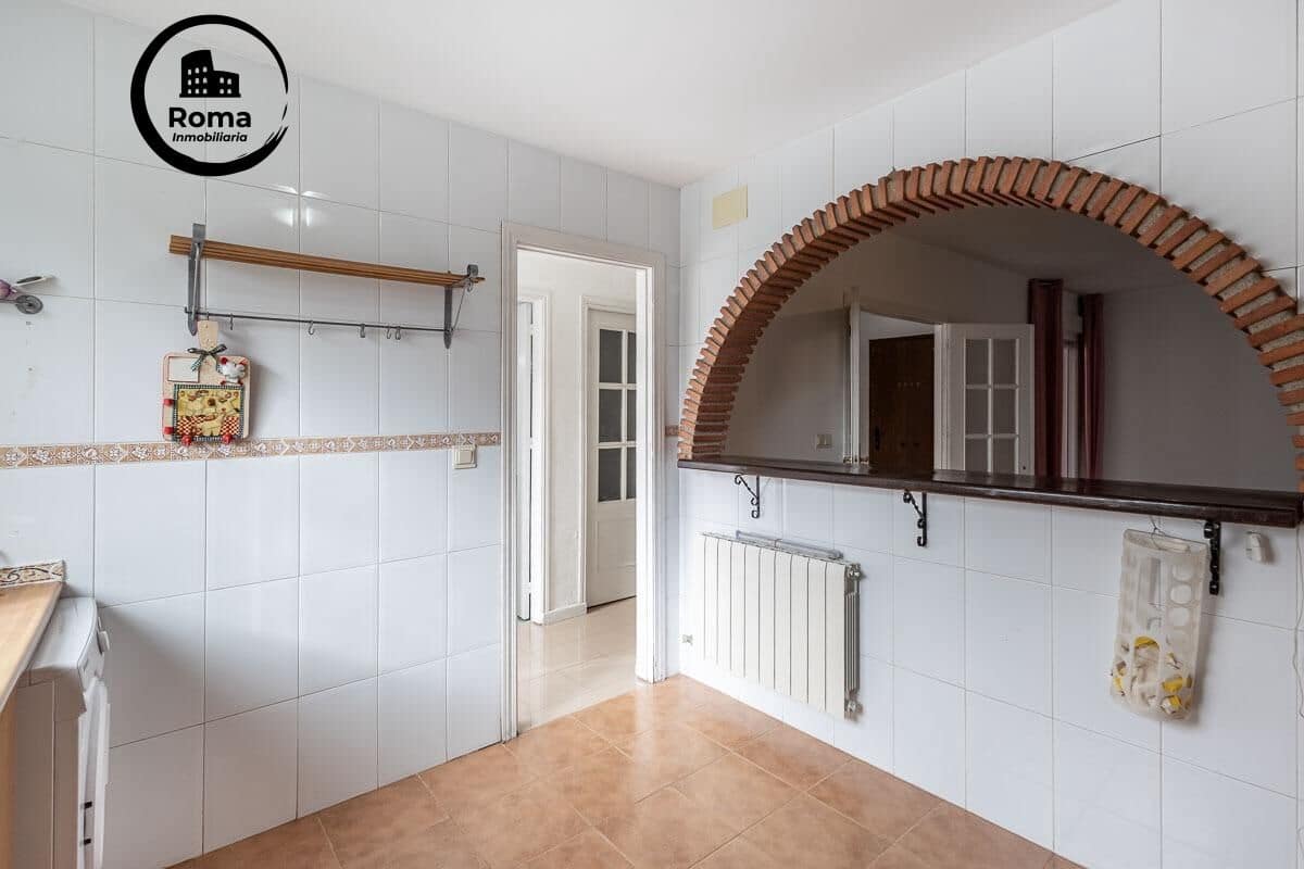 4 slaapkamer Rijtjeshuis te koop in La Zubia met garage - € 220.000 (Ref: 9666711)