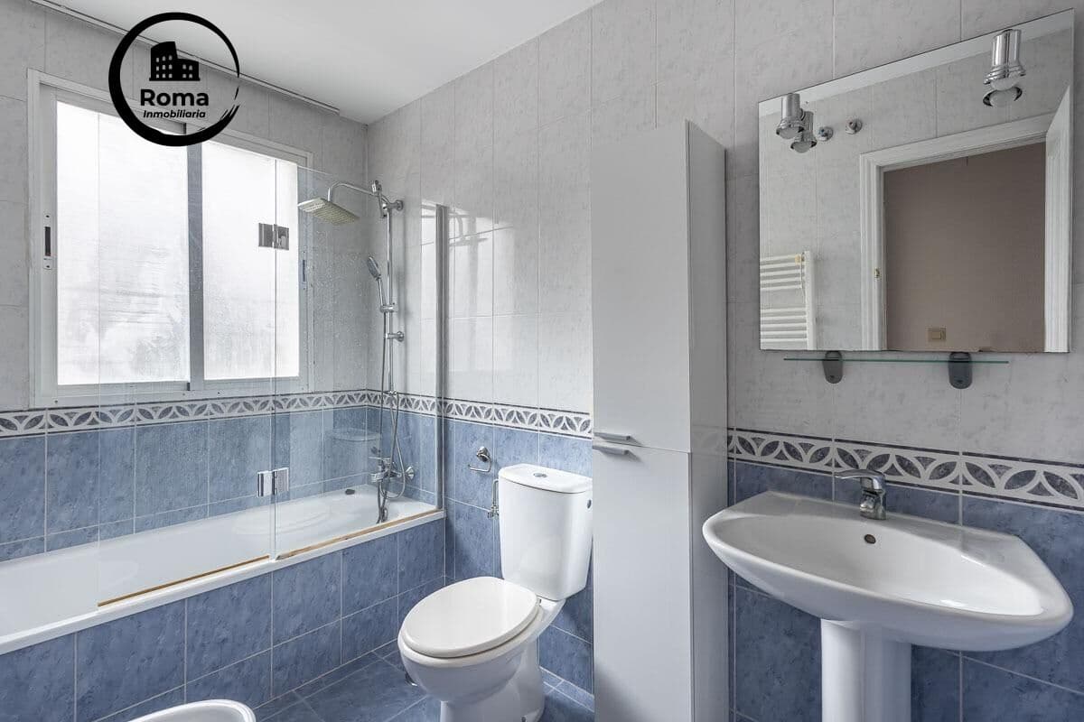 4 slaapkamer Rijtjeshuis te koop in La Zubia met garage - € 220.000 (Ref: 9666711)