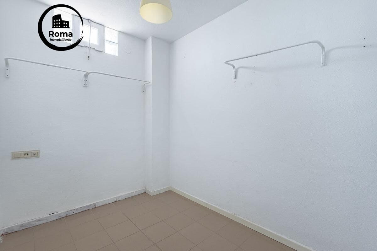 4 slaapkamer Rijtjeshuis te koop in La Zubia met garage - € 220.000 (Ref: 9666711)