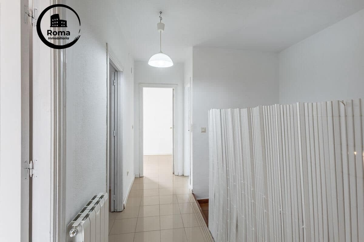 4 slaapkamer Rijtjeshuis te koop in La Zubia met garage - € 220.000 (Ref: 9666711)