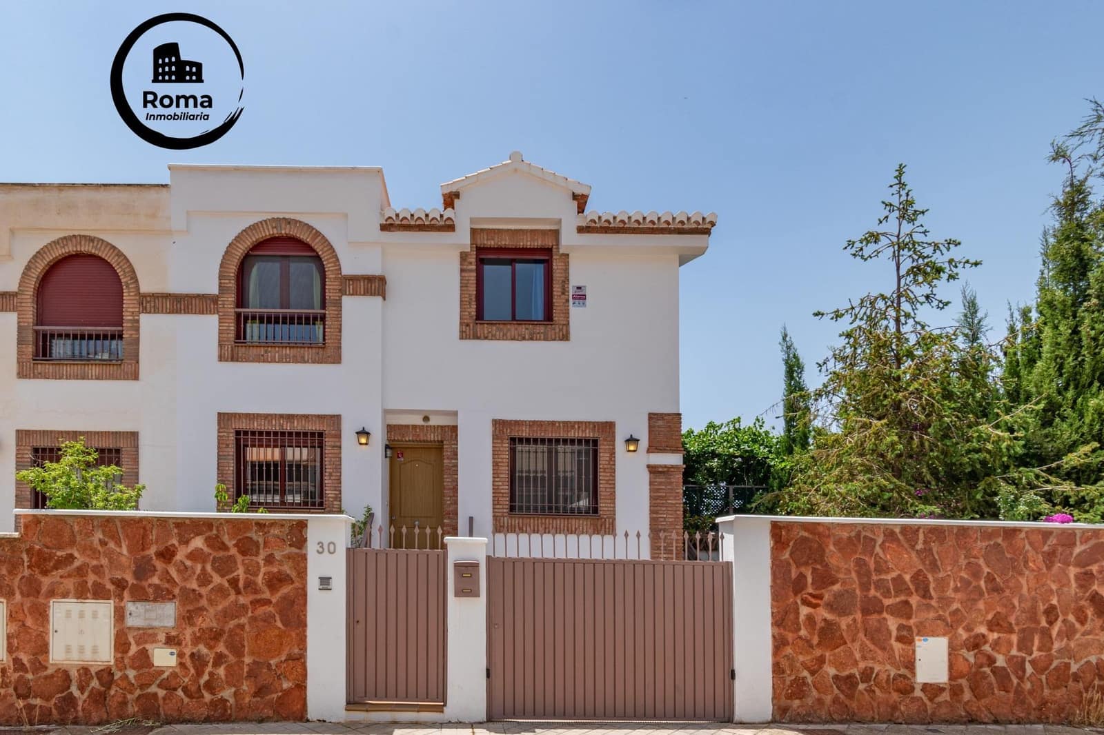 5 slaapkamer Halfvrijstaande villa te koop in Granada stad met zwembad garage - € 410.000 (Ref: 9666712)