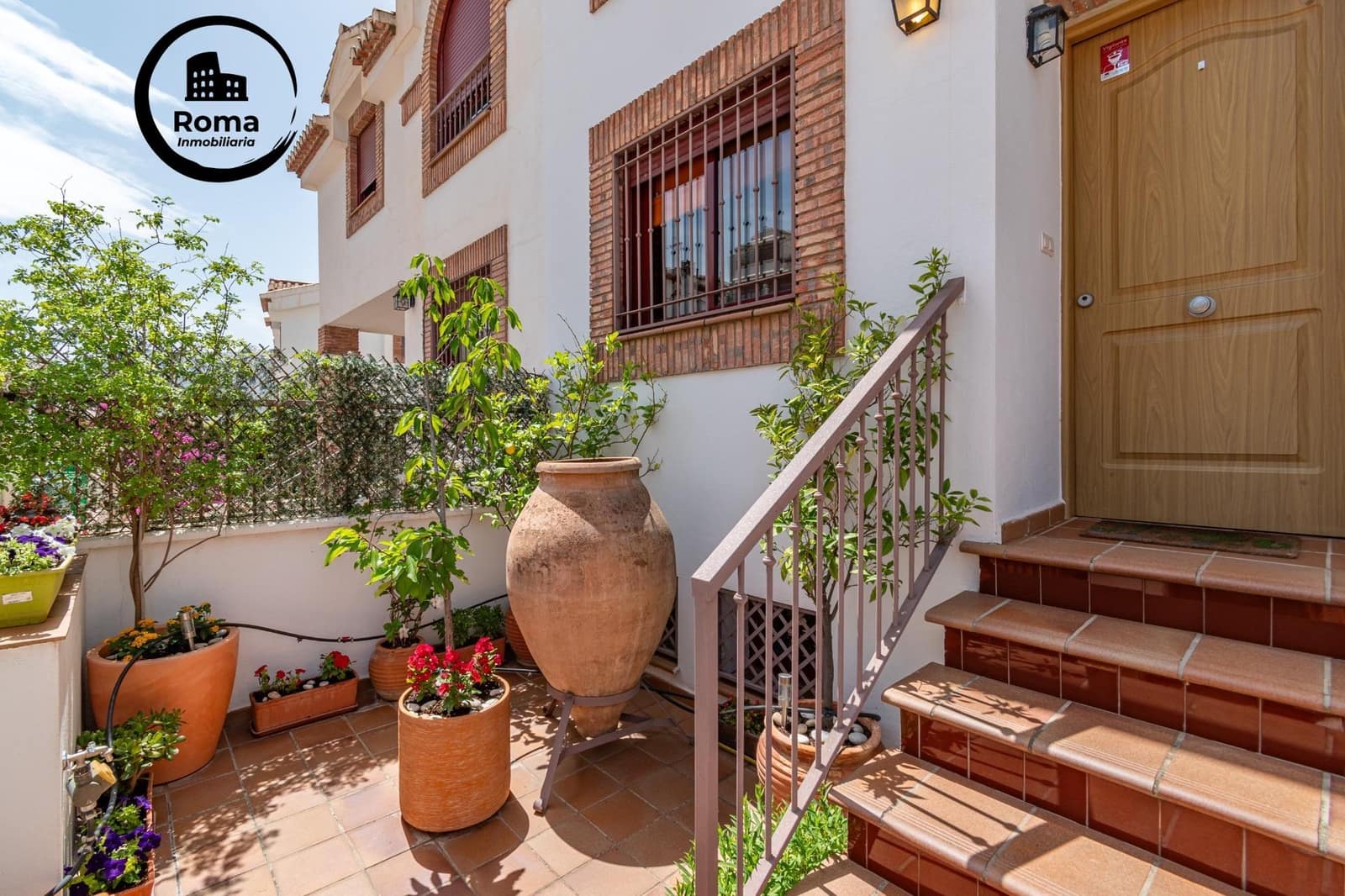 5 slaapkamer Halfvrijstaande villa te koop in Granada stad met zwembad garage - € 410.000 (Ref: 9666712)
