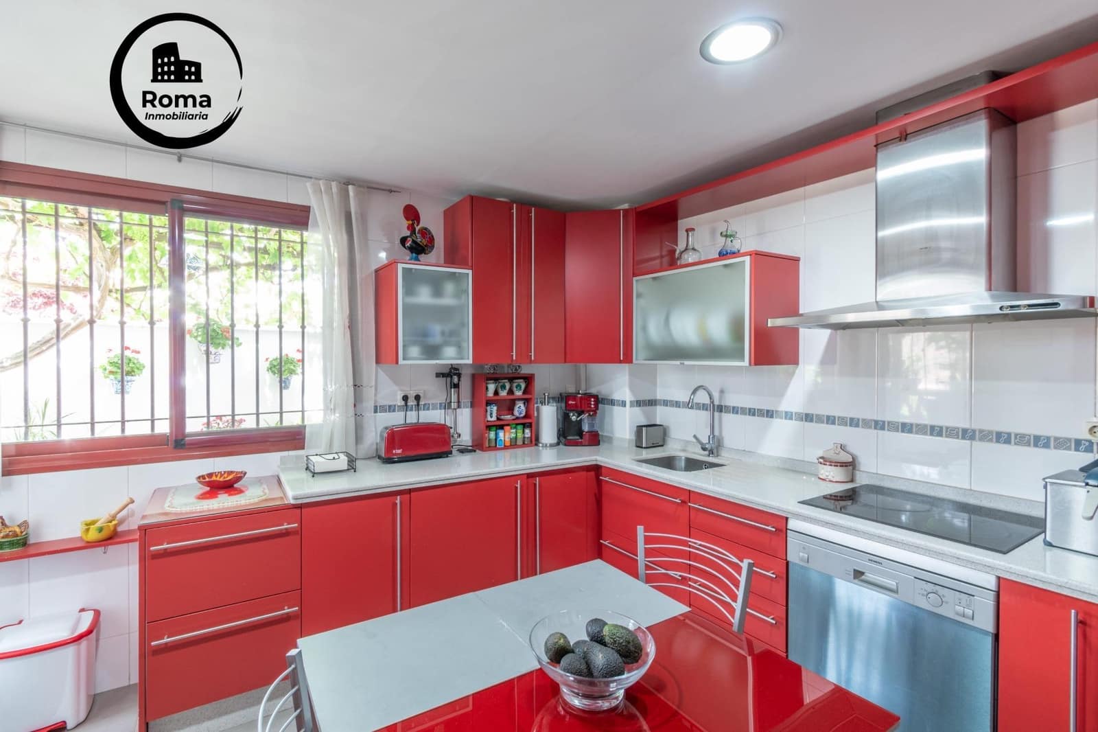 5 slaapkamer Halfvrijstaande villa te koop in Granada stad met zwembad garage - € 410.000 (Ref: 9666712)