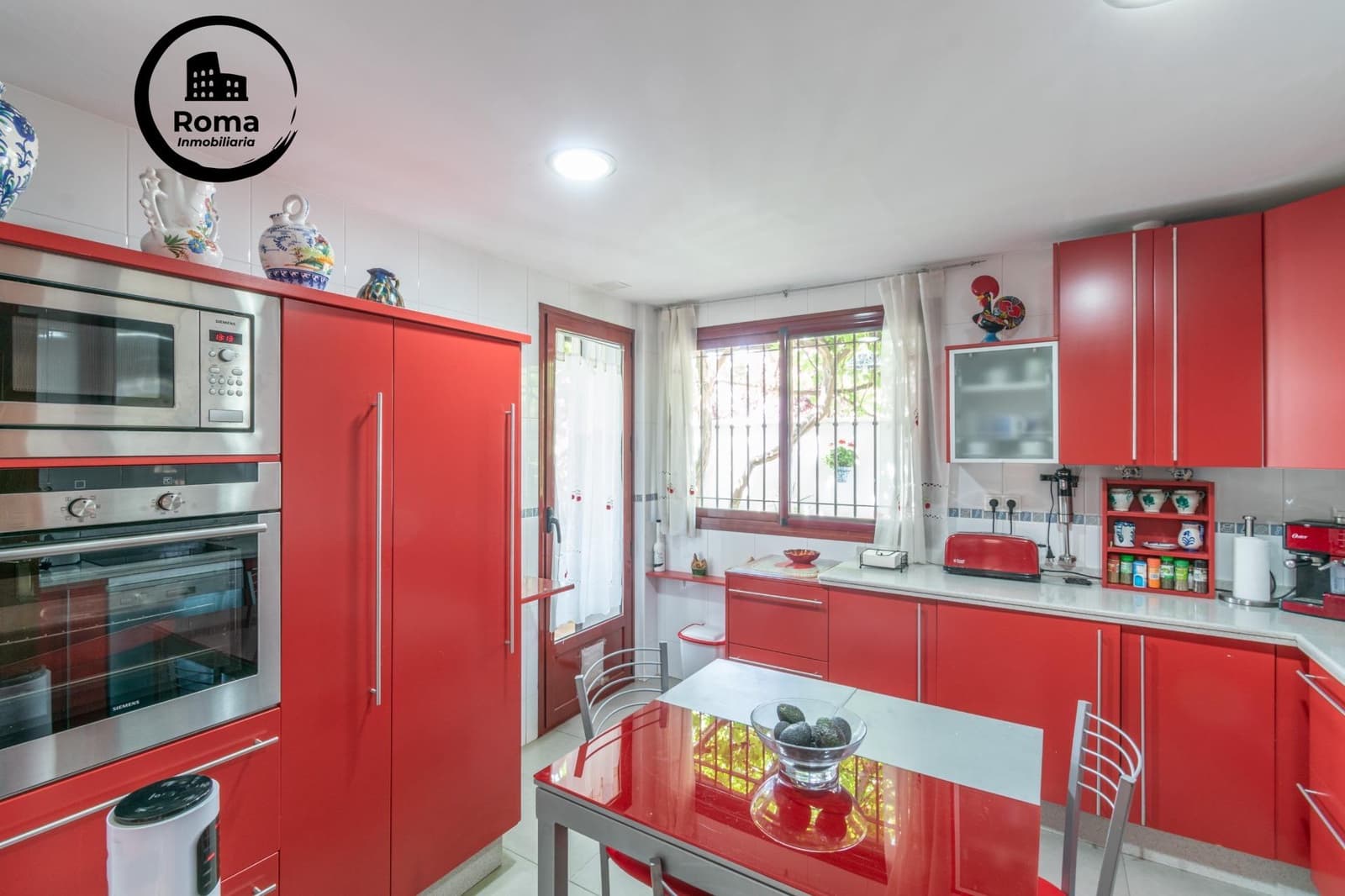 5 slaapkamer Halfvrijstaande villa te koop in Granada stad met zwembad garage - € 410.000 (Ref: 9666712)