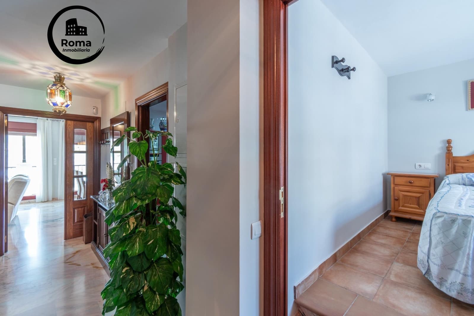 5 slaapkamer Halfvrijstaande villa te koop in Granada stad met zwembad garage - € 410.000 (Ref: 9666712)