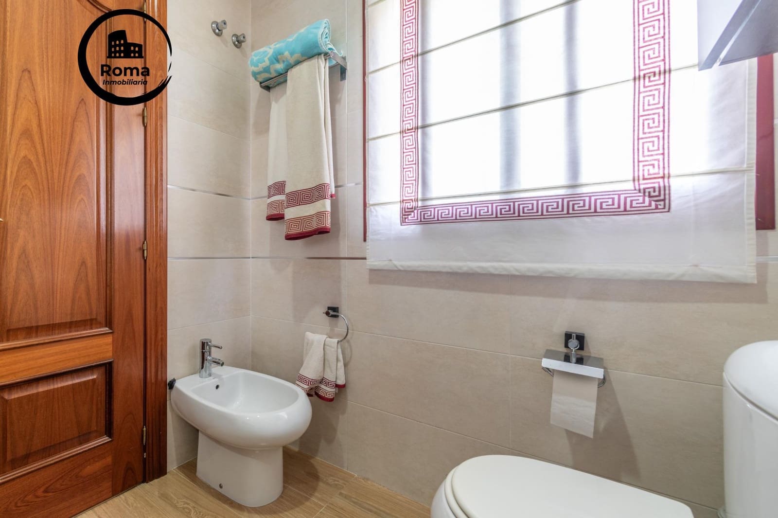 5 slaapkamer Halfvrijstaande villa te koop in Granada stad met zwembad garage - € 410.000 (Ref: 9666712)