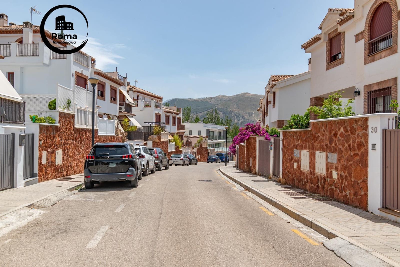 5 slaapkamer Halfvrijstaande villa te koop in Granada stad met zwembad garage - € 410.000 (Ref: 9666712)