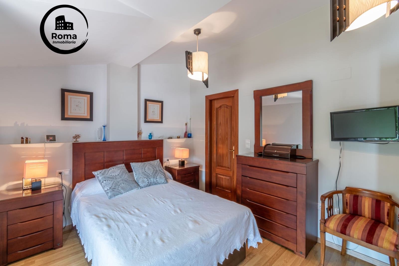 5 slaapkamer Halfvrijstaande villa te koop in Granada stad met zwembad garage - € 410.000 (Ref: 9666712)