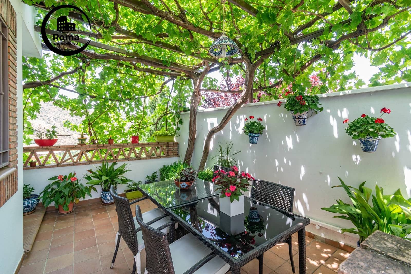 5 slaapkamer Halfvrijstaande villa te koop in Granada stad met zwembad garage - € 410.000 (Ref: 9666712)