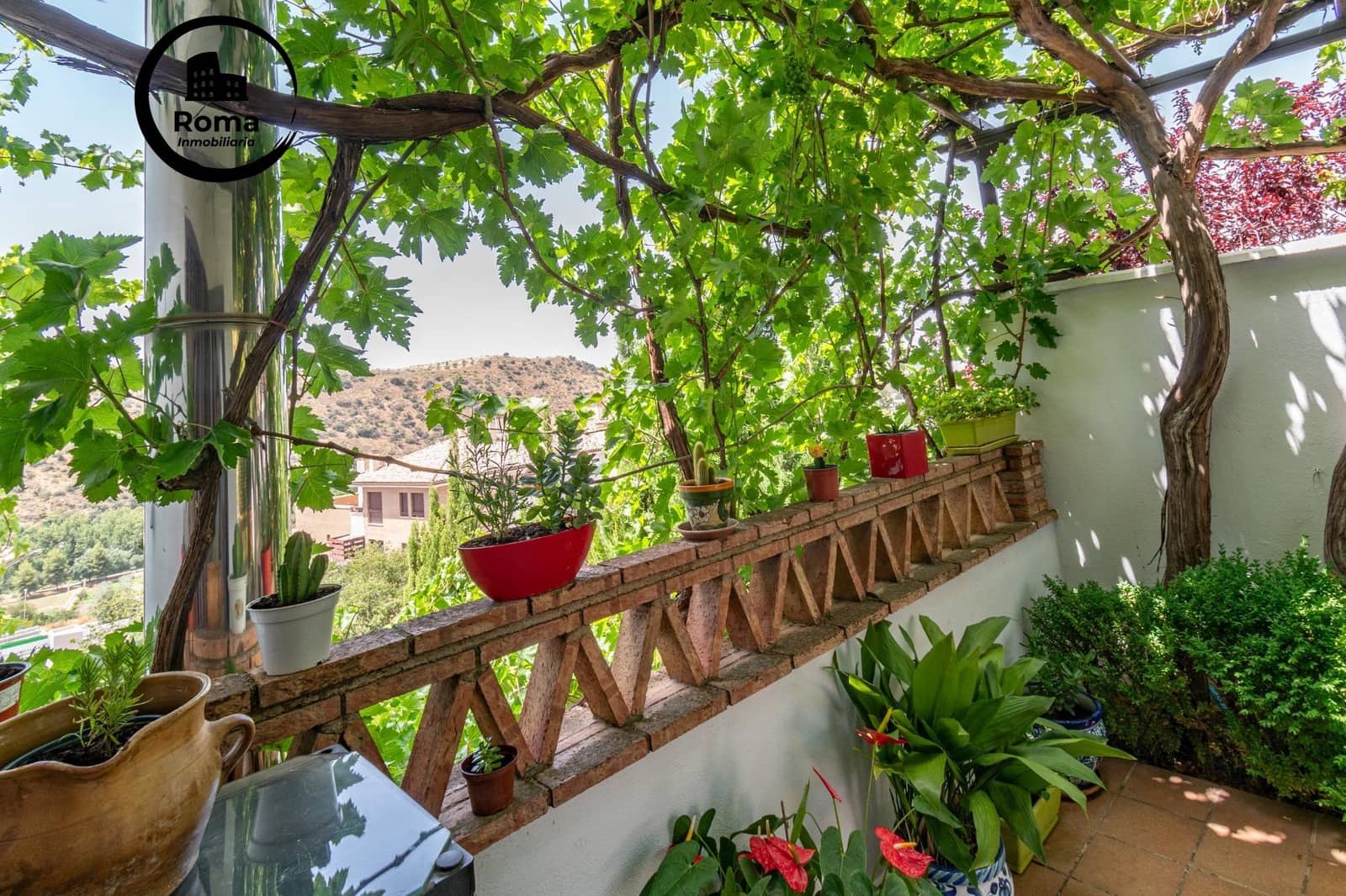 5 slaapkamer Halfvrijstaande villa te koop in Granada stad met zwembad garage - € 410.000 (Ref: 9666712)