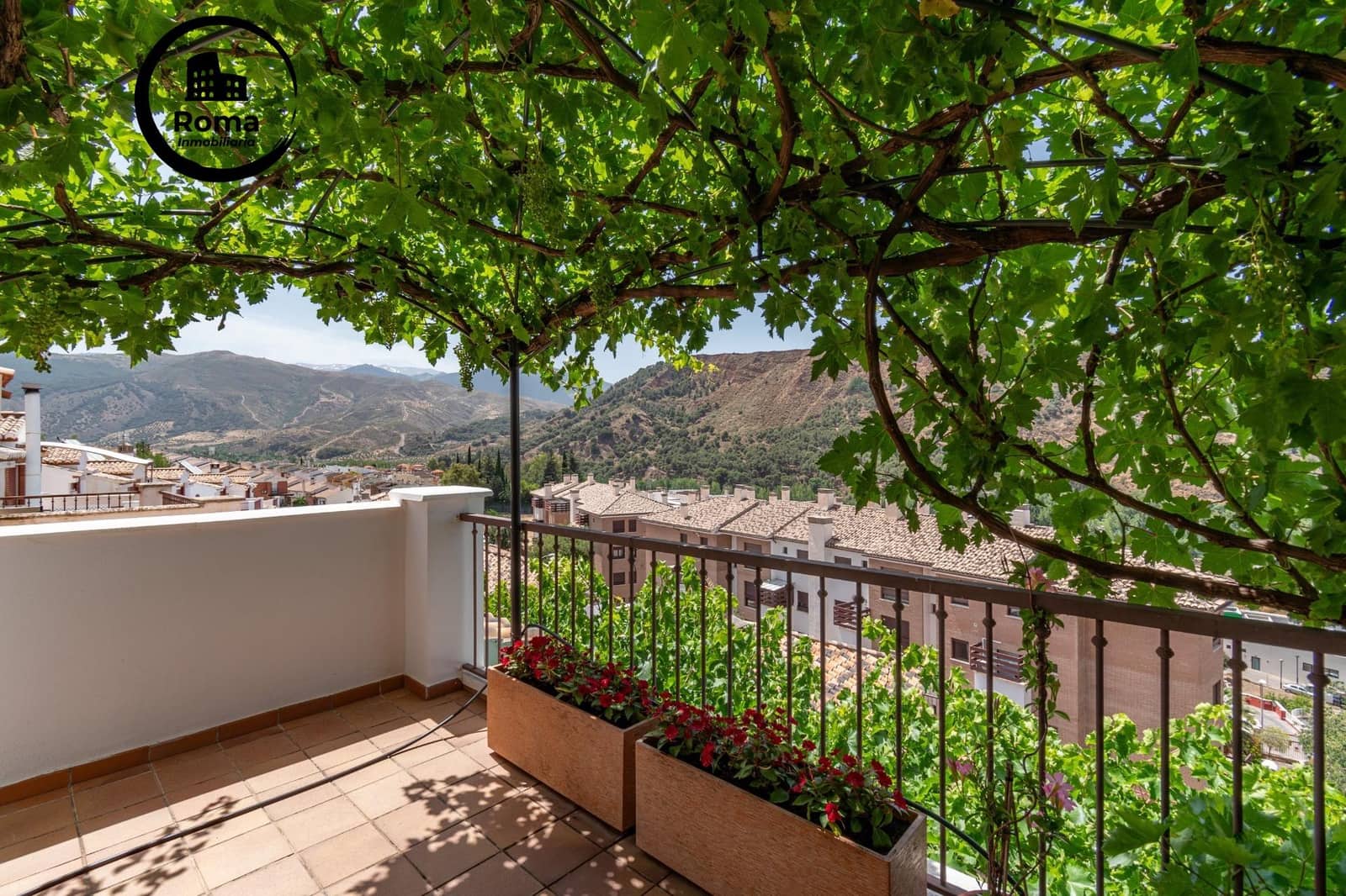 5 slaapkamer Halfvrijstaande villa te koop in Granada stad met zwembad garage - € 410.000 (Ref: 9666712)