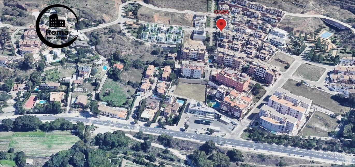 5 slaapkamer Halfvrijstaande villa te koop in Granada stad met zwembad garage - € 410.000 (Ref: 9666712)