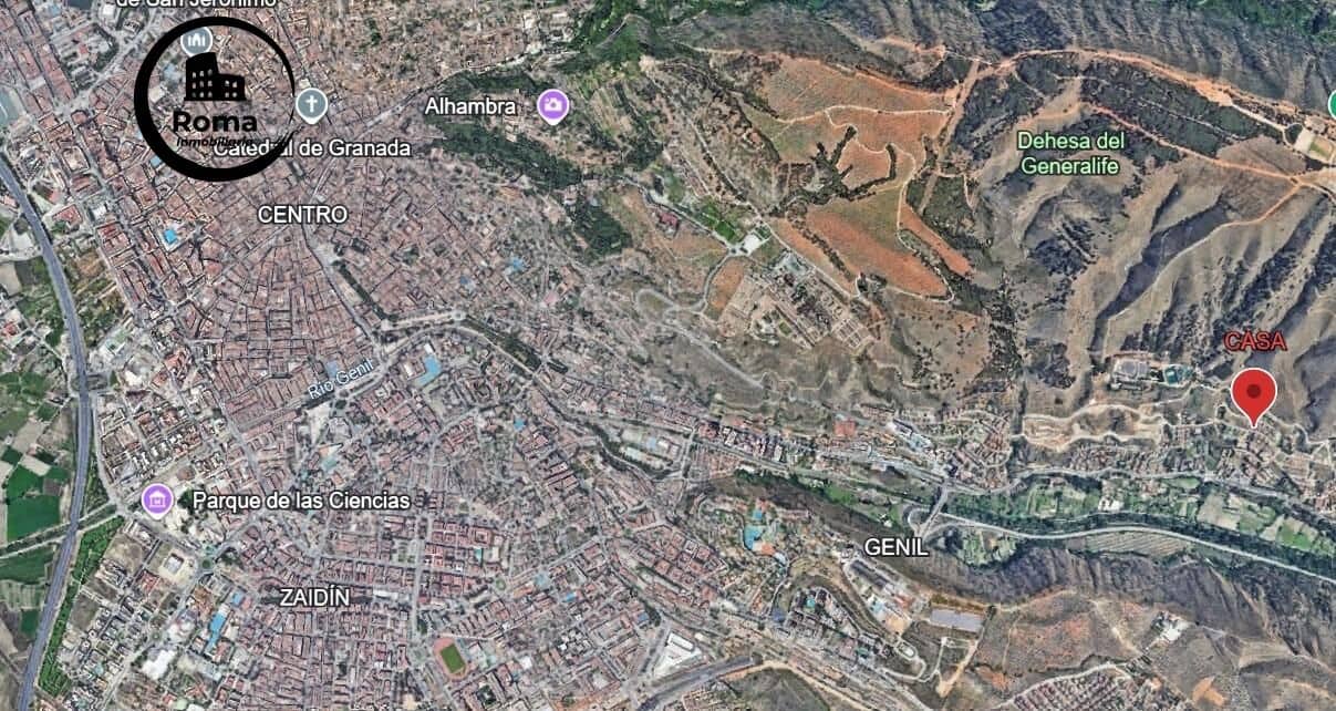 5 slaapkamer Halfvrijstaande villa te koop in Granada stad met zwembad garage - € 410.000 (Ref: 9666712)