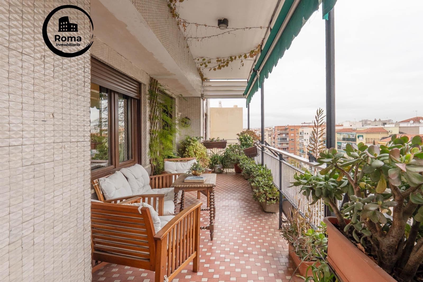 Ático de 5 habitaciones en Granada ciudad en venta - 539.900 € (Ref: 9670806)