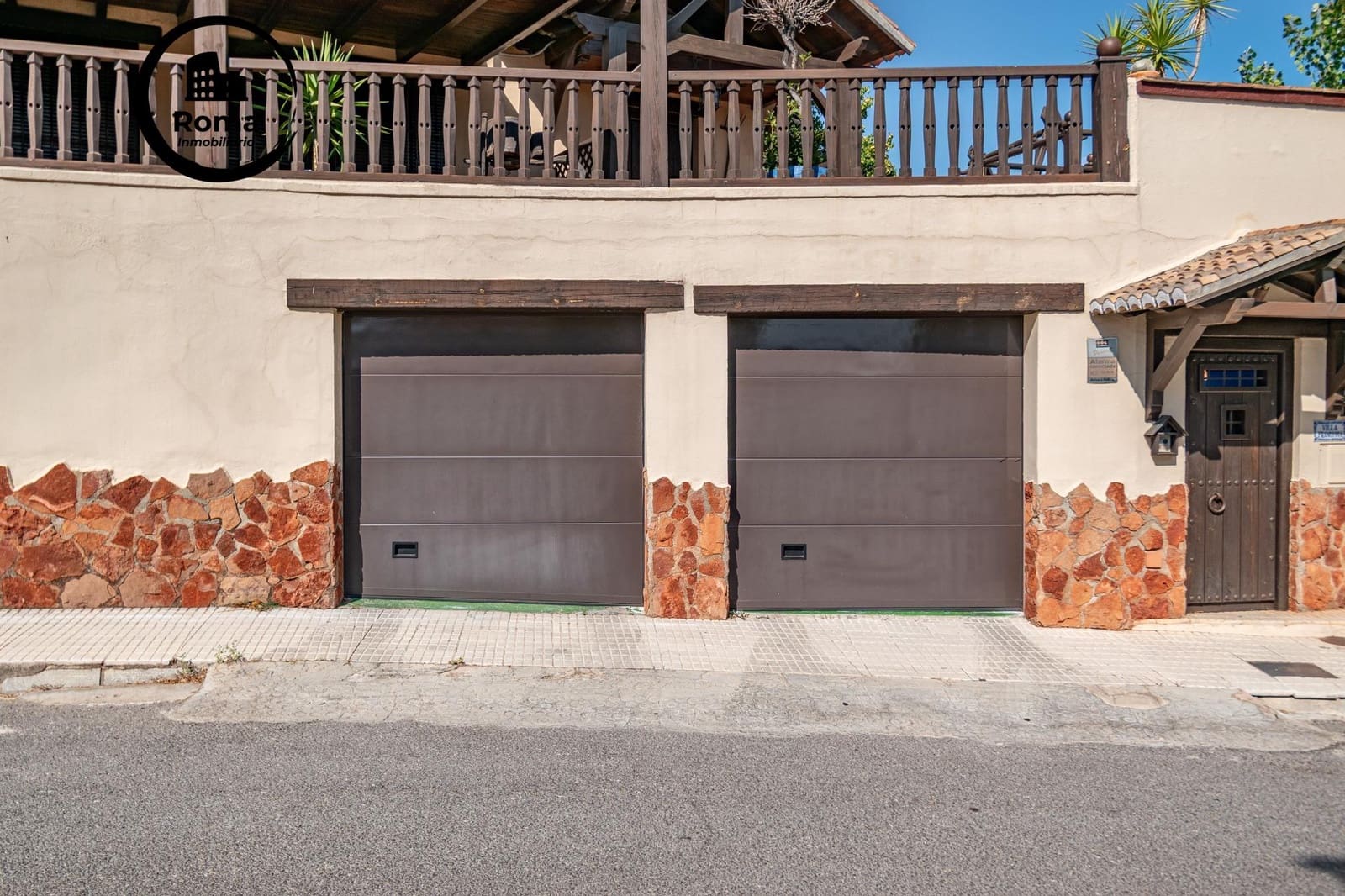 Chalet de 4 habitaciones en Cenes de la Vega en venta con garaje - 890.000 € (Ref: 9670829)