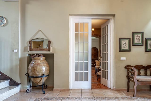 5 bedroom Villa for sale in Ogíjares with pool - € 725,000 (Ref: 9670831)