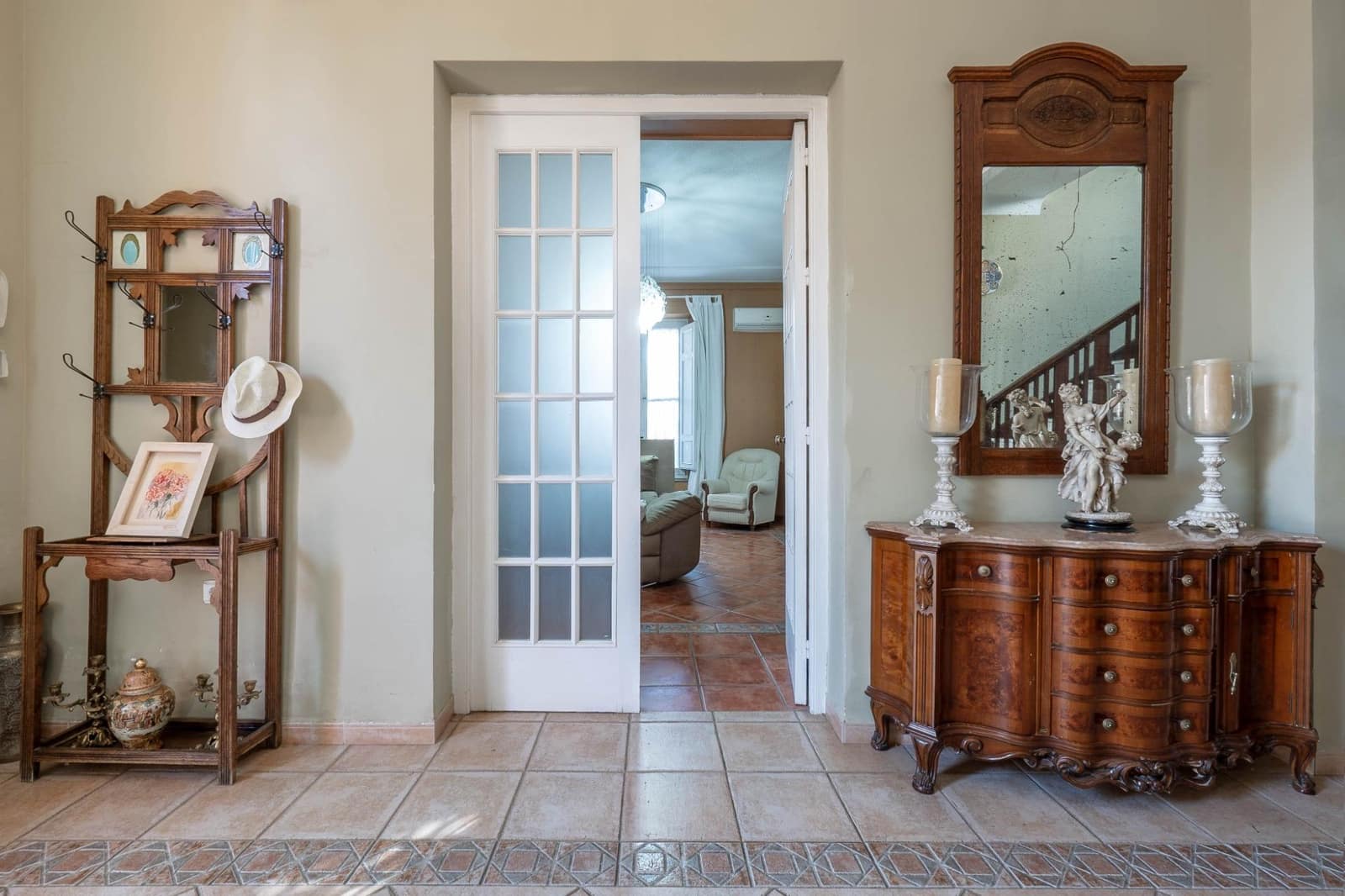 5 bedroom Villa for sale in Ogijares with pool - € 725,000 (Ref: 9670831)