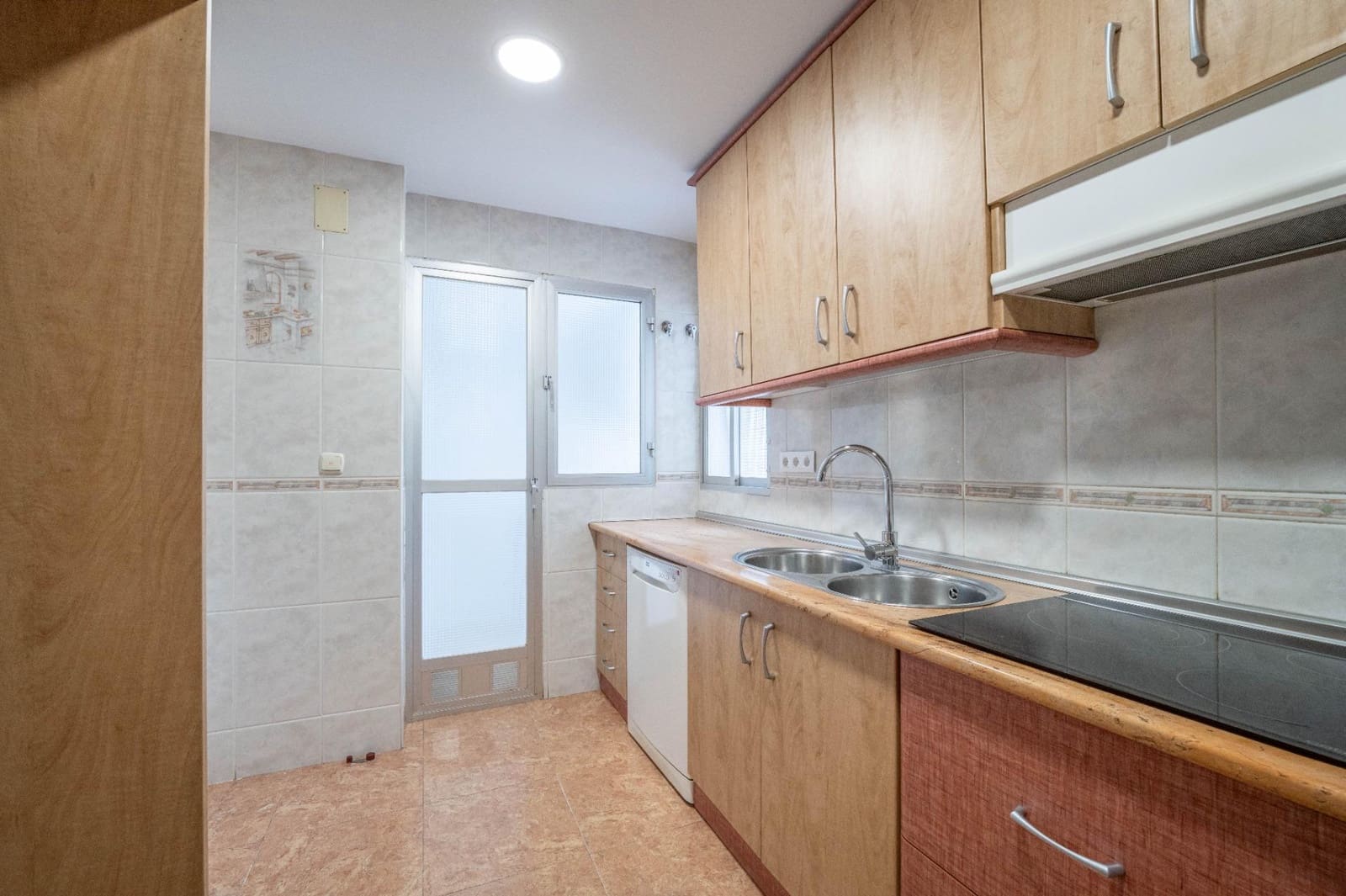 3 bedroom Flat for sale in Granada city with garage - € 398,000 (Ref: 9670842)