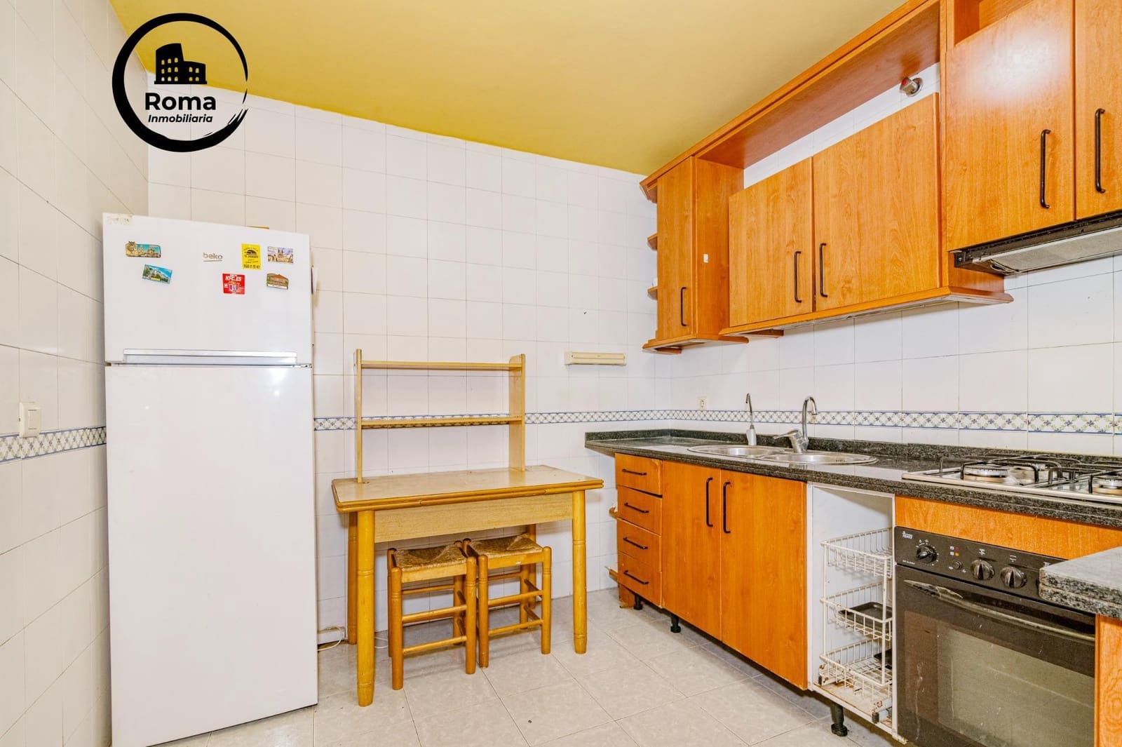 4 bedroom Apartment for sale in Granada city with garage - € 218,000 (Ref: 9670846)