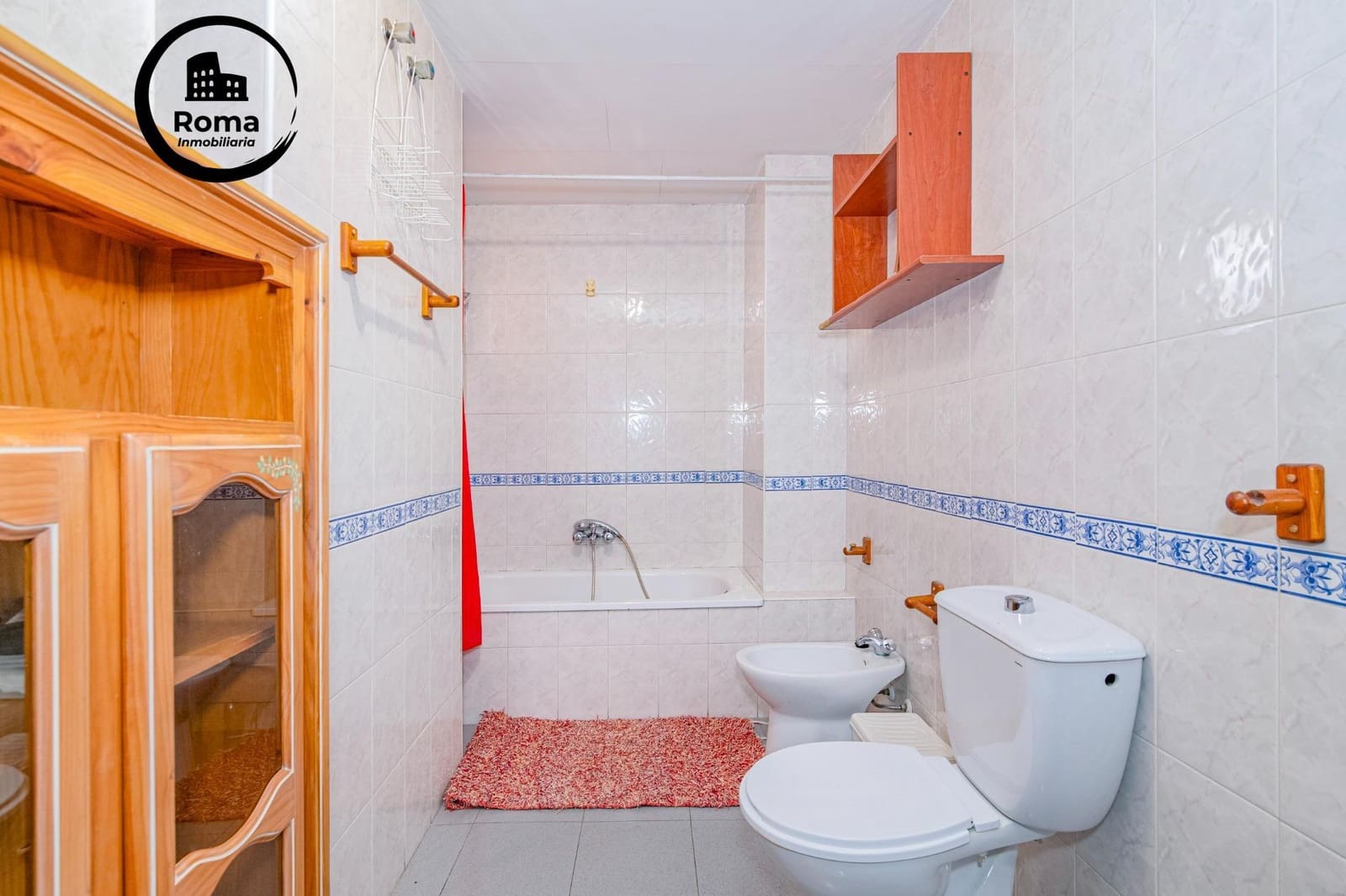 4 bedroom Apartment for sale in Granada city with garage - € 218,000 (Ref: 9670846)