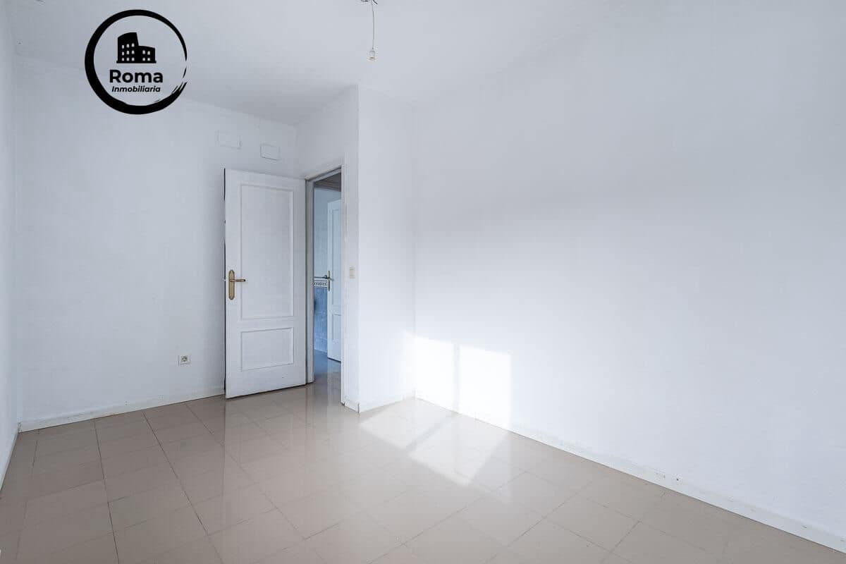 Adosado de 4 habitaciones en La Zubia en venta con garaje - 220.000 € (Ref: 9674411)