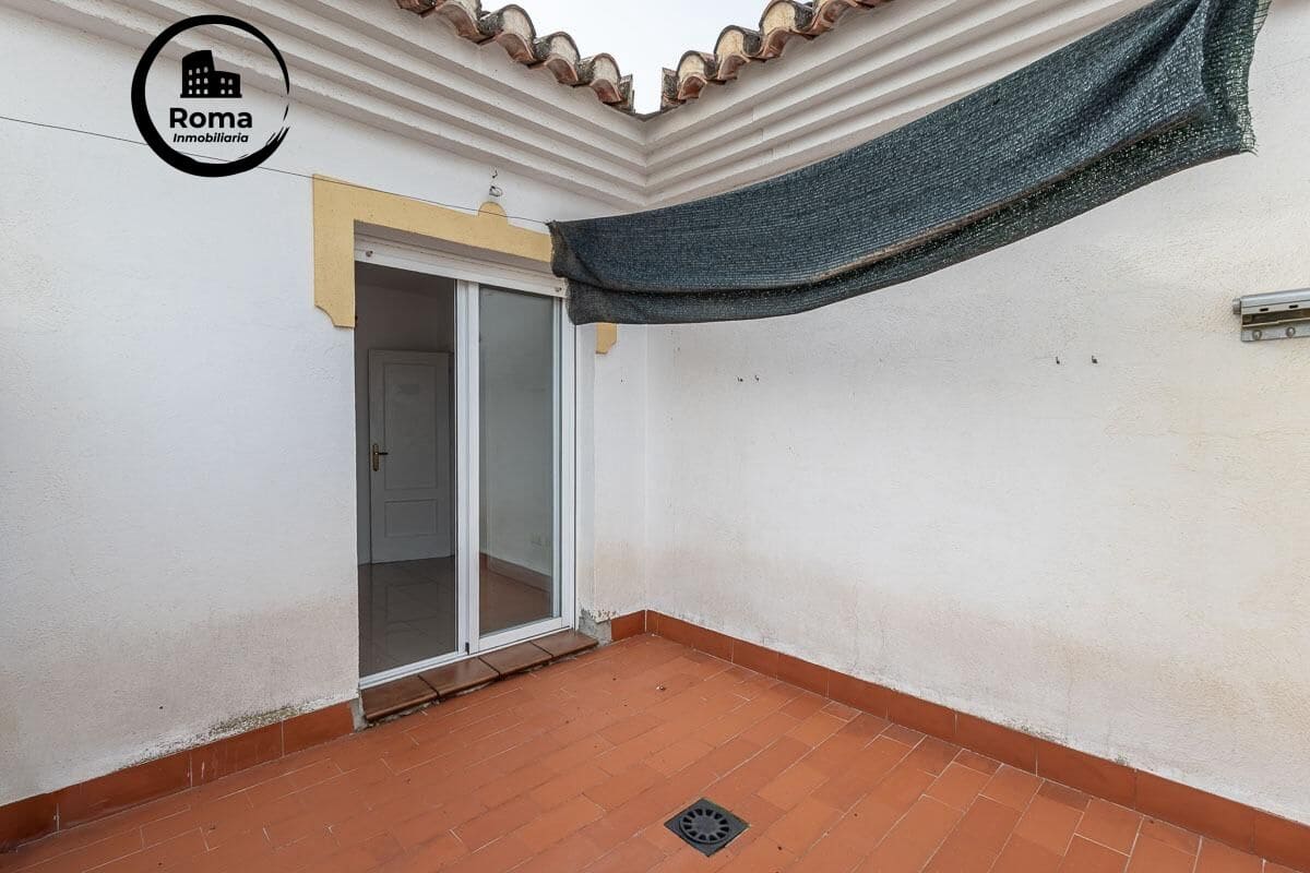 Adosado de 4 habitaciones en La Zubia en venta con garaje - 220.000 € (Ref: 9674411)