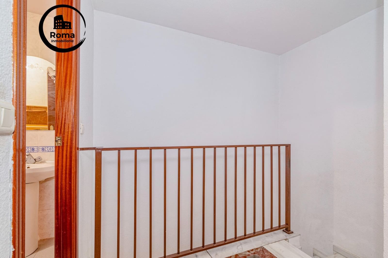 4 bedroom Apartment for sale in Granada city with garage - € 218,000 (Ref: 9674413)