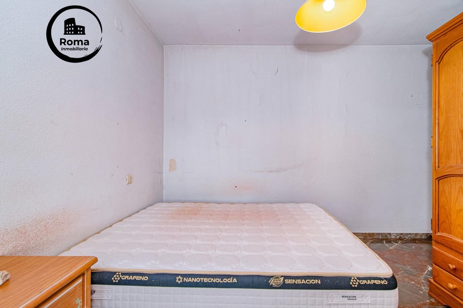 4 bedroom Apartment for sale in Granada city with garage - € 218,000 (Ref: 9674413)