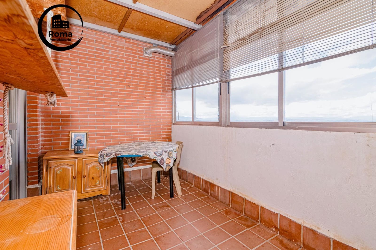 4 bedroom Apartment for sale in Granada city with garage - € 218,000 (Ref: 9674413)