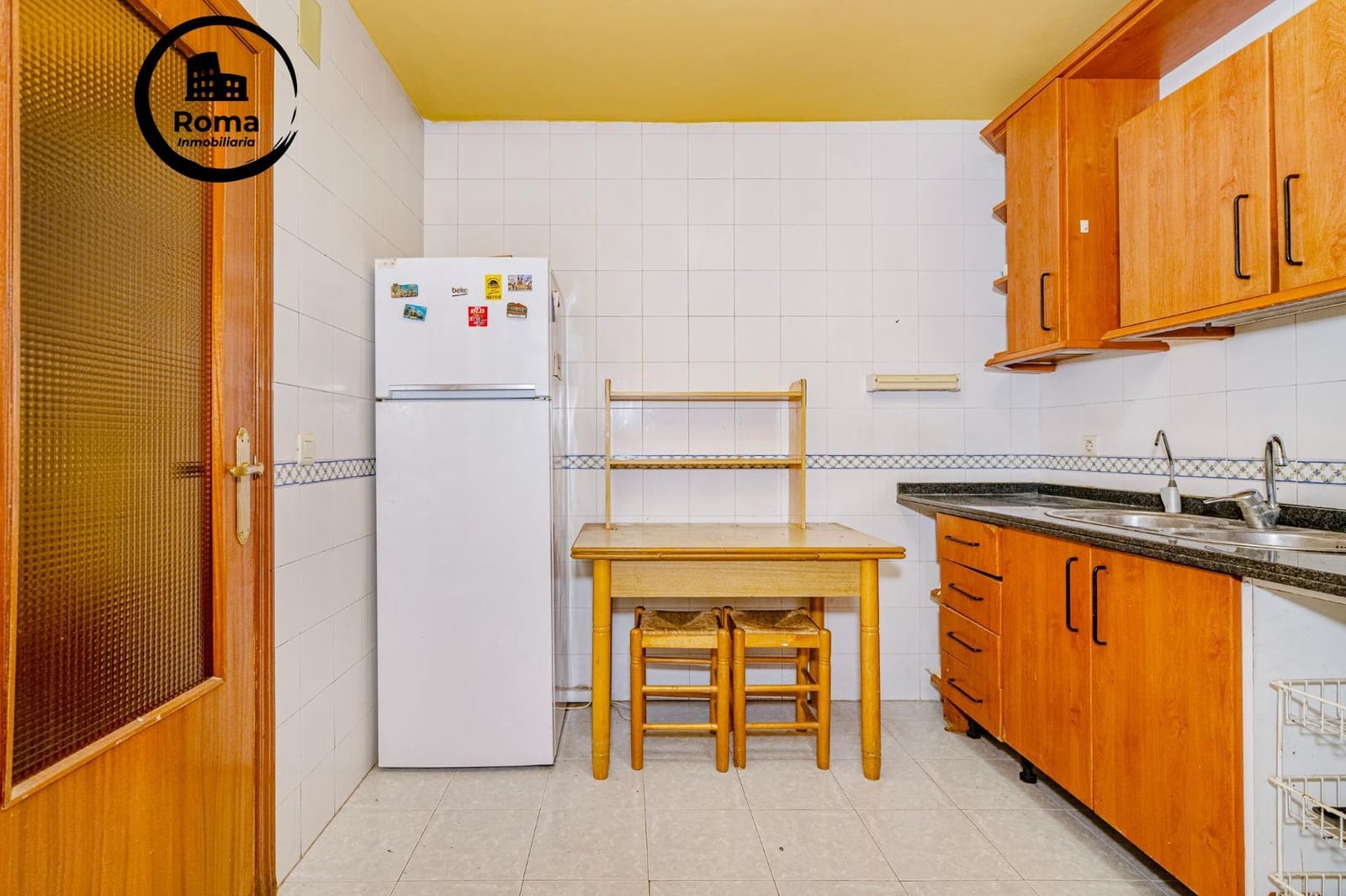 4 bedroom Apartment for sale in Granada city with garage - € 218,000 (Ref: 9674413)