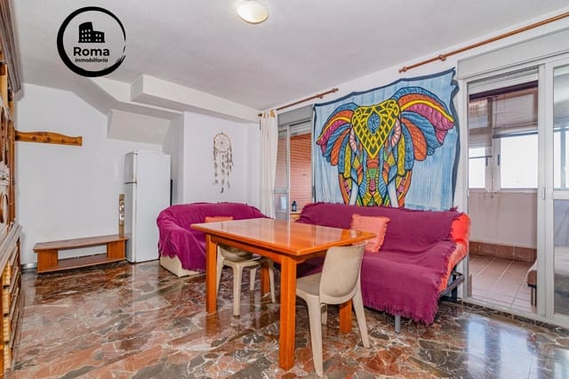 4 bedroom Apartment for sale in Granada city with garage - € 218,000 (Ref: 9674413)