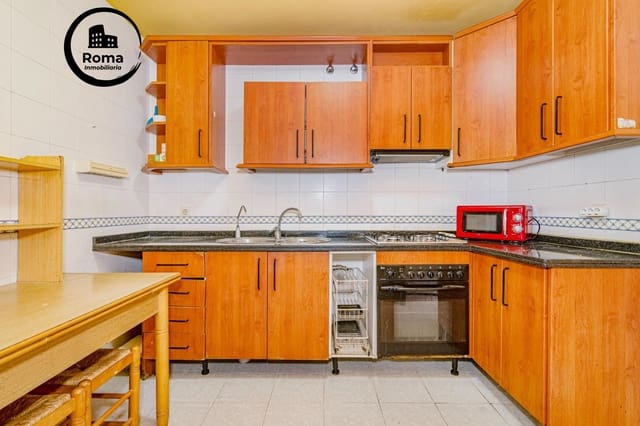 4 bedroom Apartment for sale in Granada city with garage - € 218,000 (Ref: 9674413)