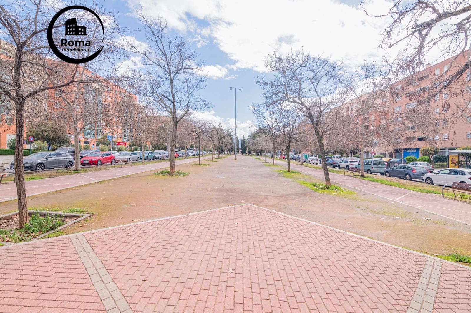 4 bedroom Apartment for sale in Granada city with garage - € 218,000 (Ref: 9674413)