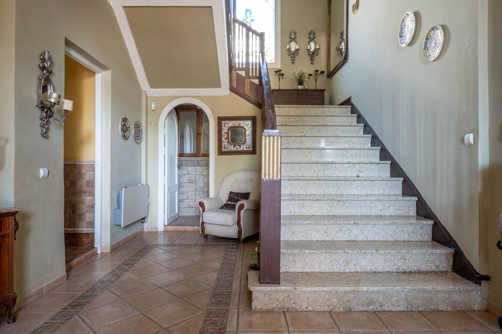 5 bedroom Villa for sale in Ogijares with pool - € 725,000 (Ref: 9674418)