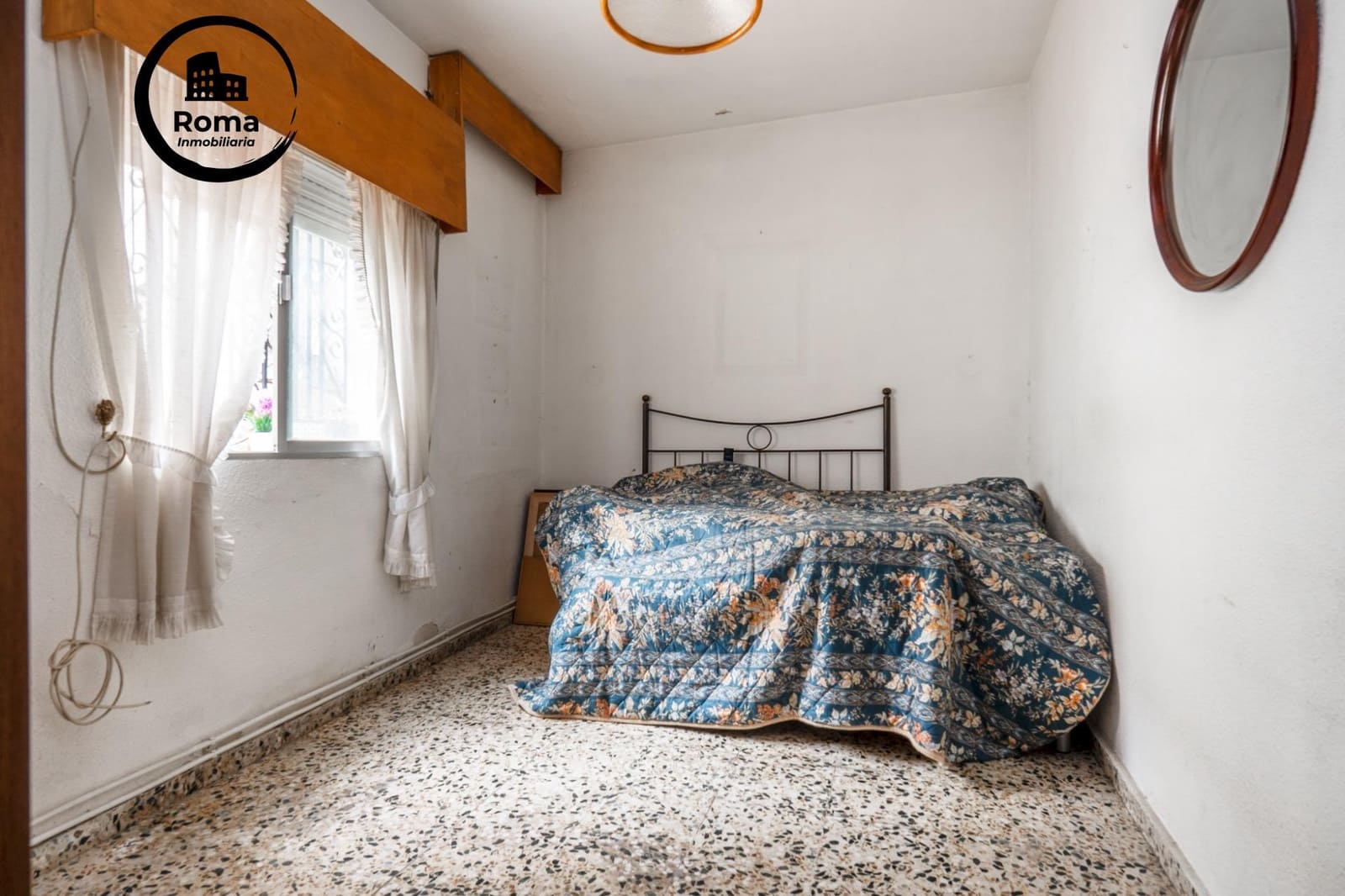 6 bedroom Townhouse for sale in Granada city - € 300,000 (Ref: 9677593)