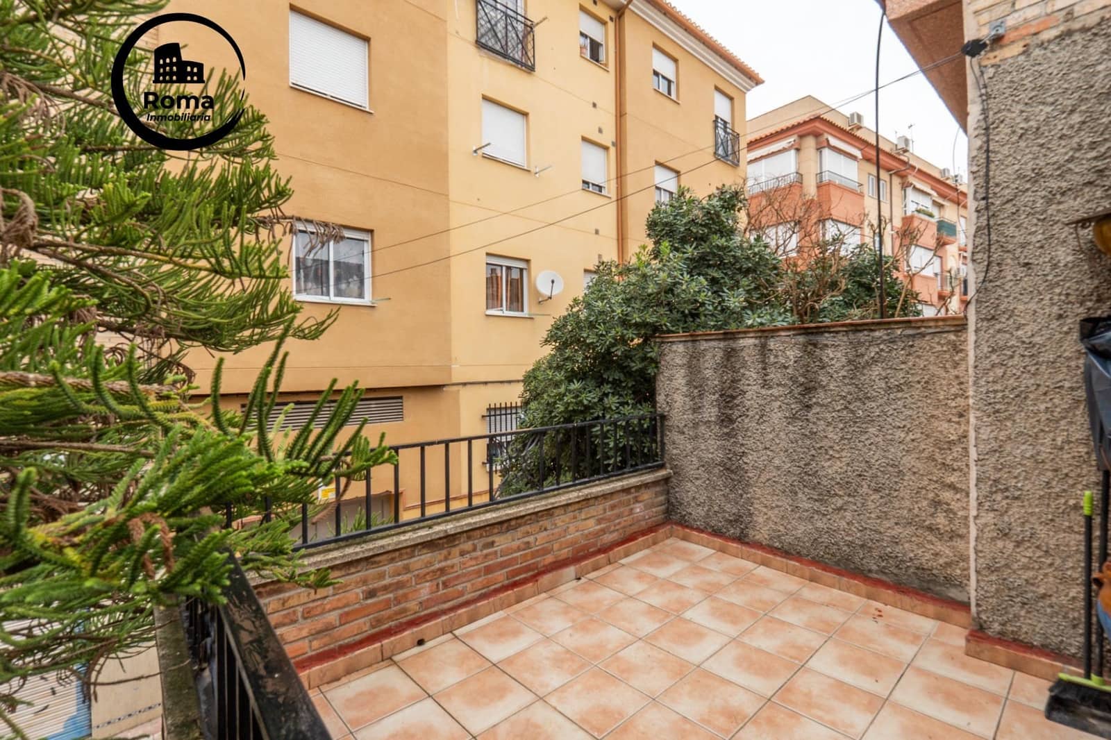 6 bedroom Townhouse for sale in Granada city - € 300,000 (Ref: 9677593)