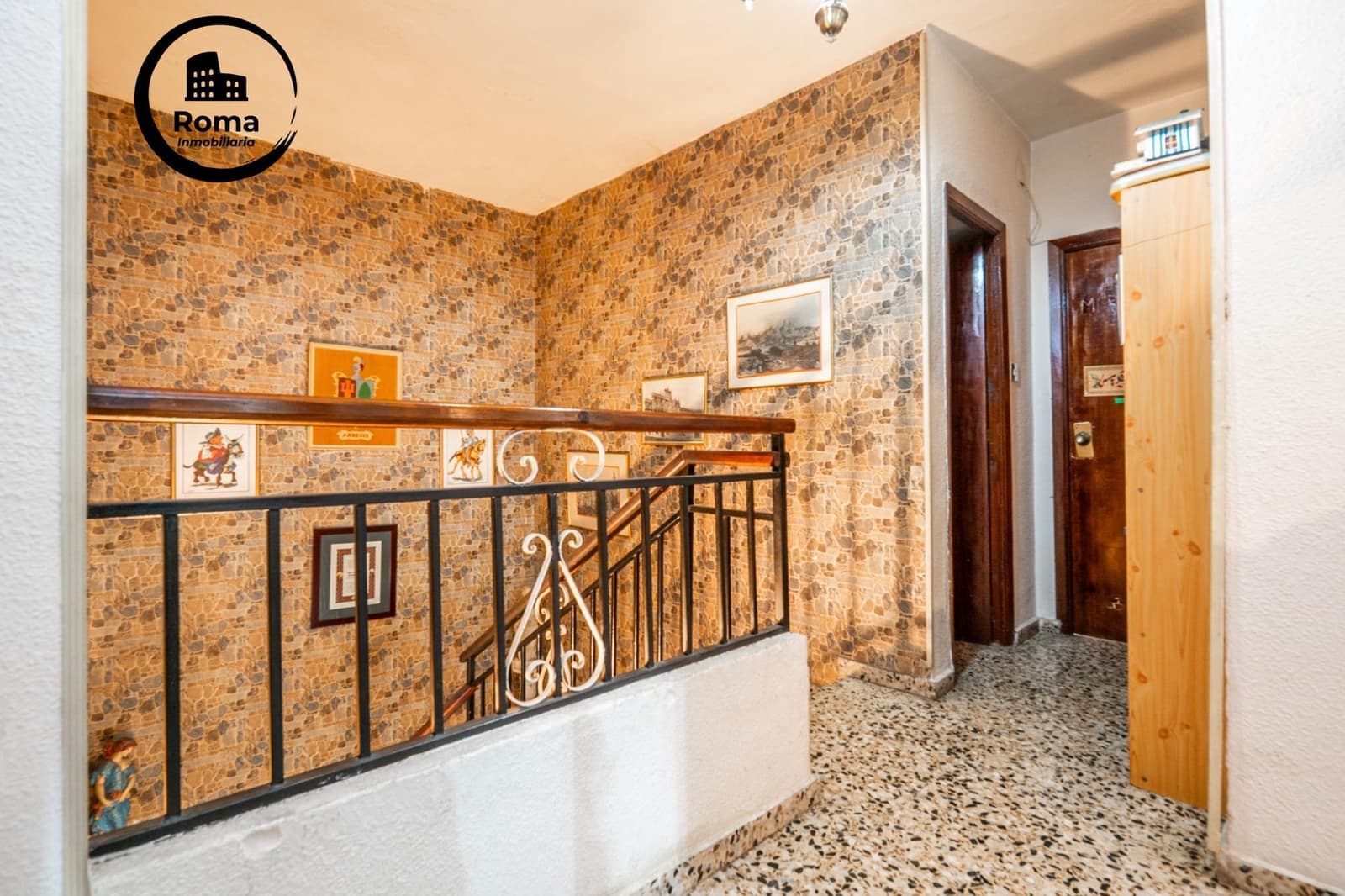6 bedroom Townhouse for sale in Granada city - € 300,000 (Ref: 9677593)