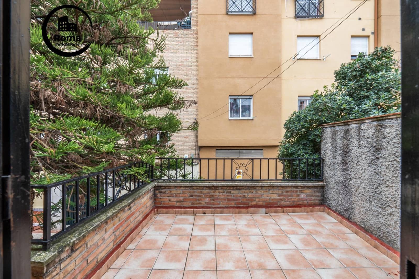 6 bedroom Townhouse for sale in Granada city - € 300,000 (Ref: 9677593)