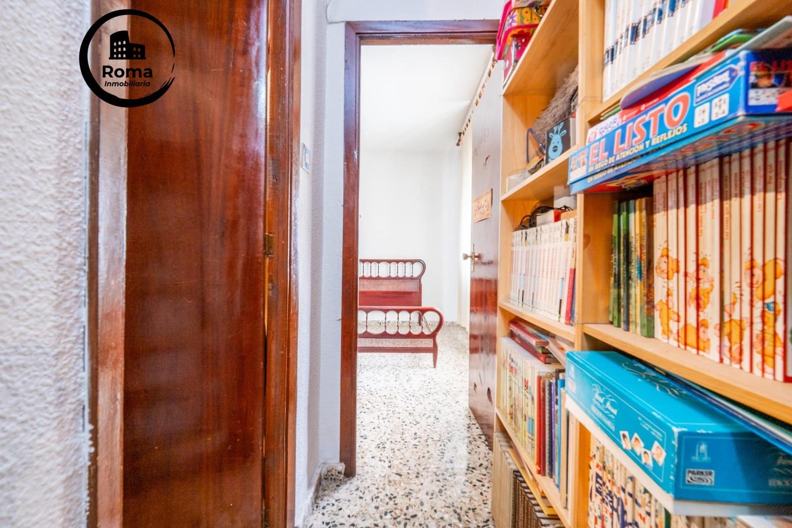 6 bedroom Townhouse for sale in Granada city - € 300,000 (Ref: 9677593)