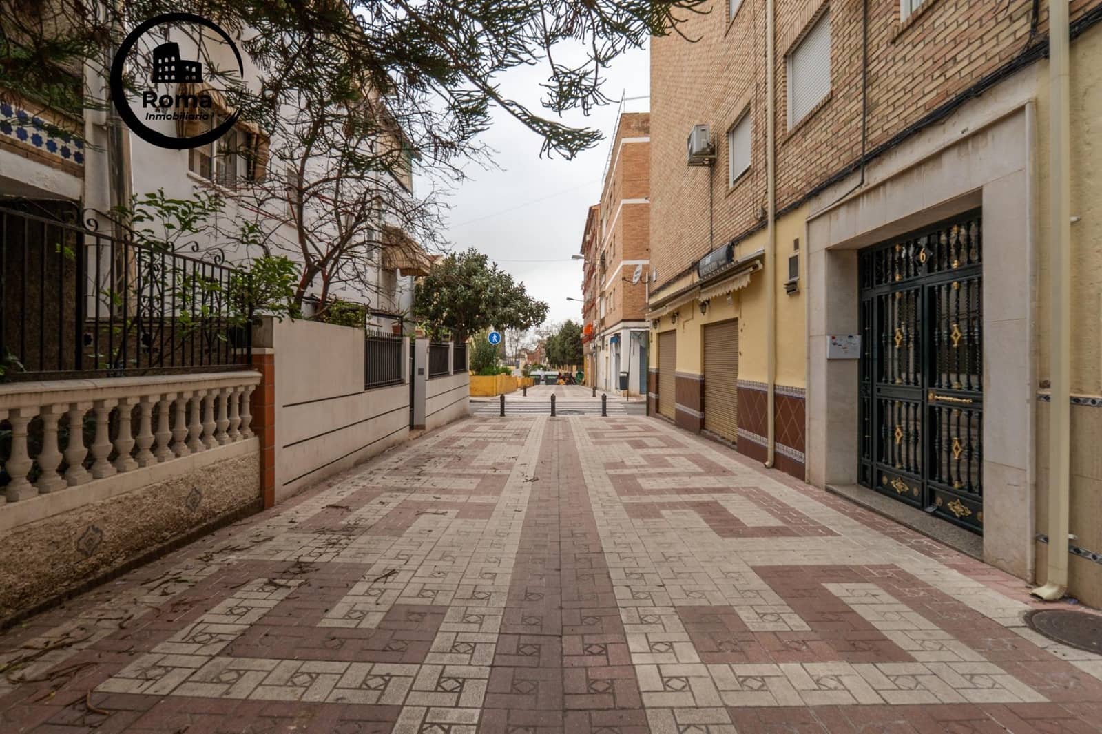 6 bedroom Townhouse for sale in Granada city - € 300,000 (Ref: 9677593)